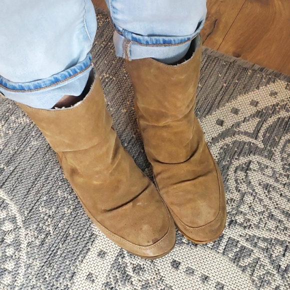 Sz 9 Zigisoho suede booties - Picture 2 of 4